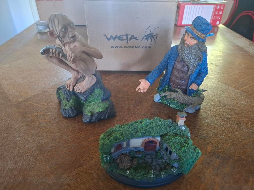 LOTR statues, Verzenden