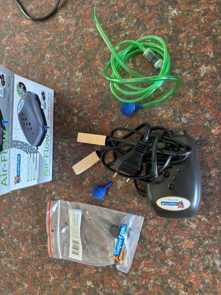 2x lucht pomp, Animaux & Accessoires, Poissons | Aquariums & Accessoires, Enlèvement, Comme neuf, Autres types, Superfish