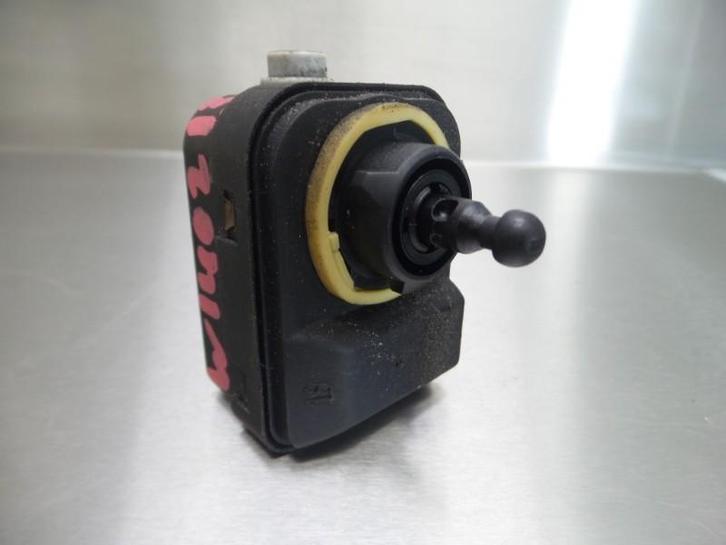 PHARE MOTEUR Toyota Urban Cruiser (01-2009/03-2016), Autos : Pièces & Accessoires, Autres pièces automobiles, Toyota, Utilisé