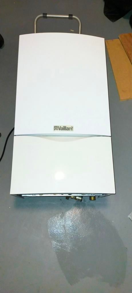 Chaudière VAILLANT Turbomax Plus. VUW BE 282/2-5H R3, Enlèvement