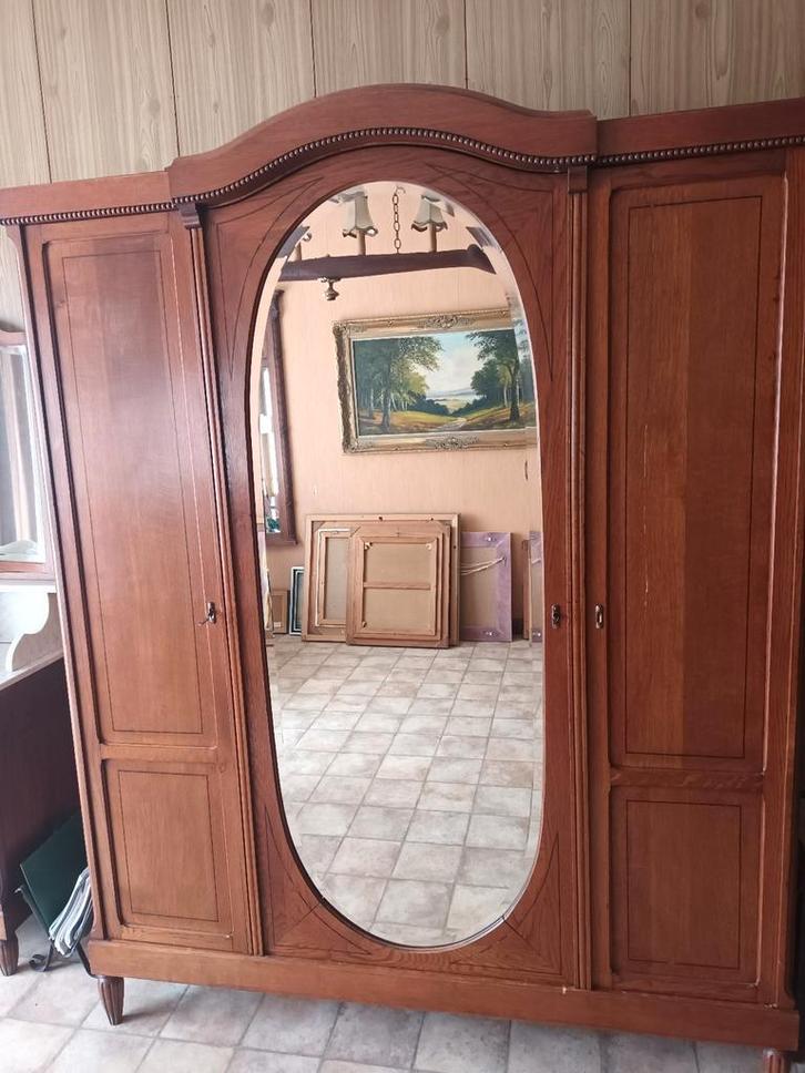 Antieke garderobekast met ovale spiegel, Huis en Inrichting, Kasten | Kleerkasten, Ophalen
