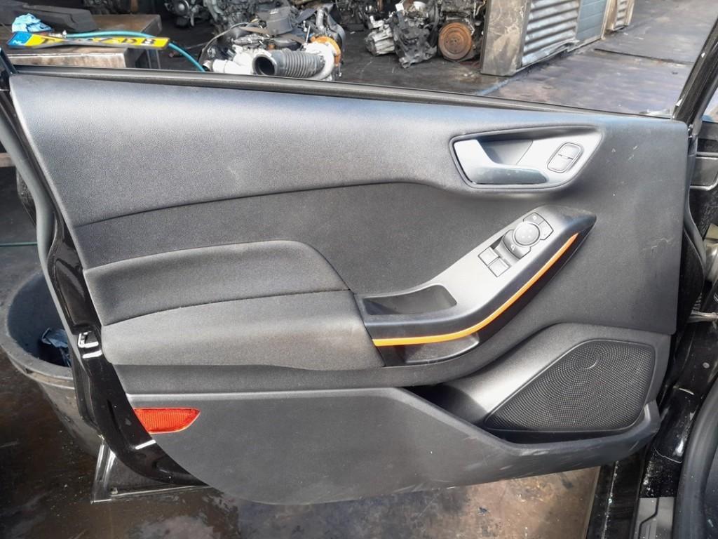 PANNEAU DE PORTE AVANT GAUCHE Ford Fiesta 7, Utilisé, Ford