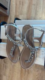 Aussi belles que des sandales Graceland neuves., Vêtements | Femmes, Chaussures, Enlèvement, Comme neuf, Sandales et Mûles