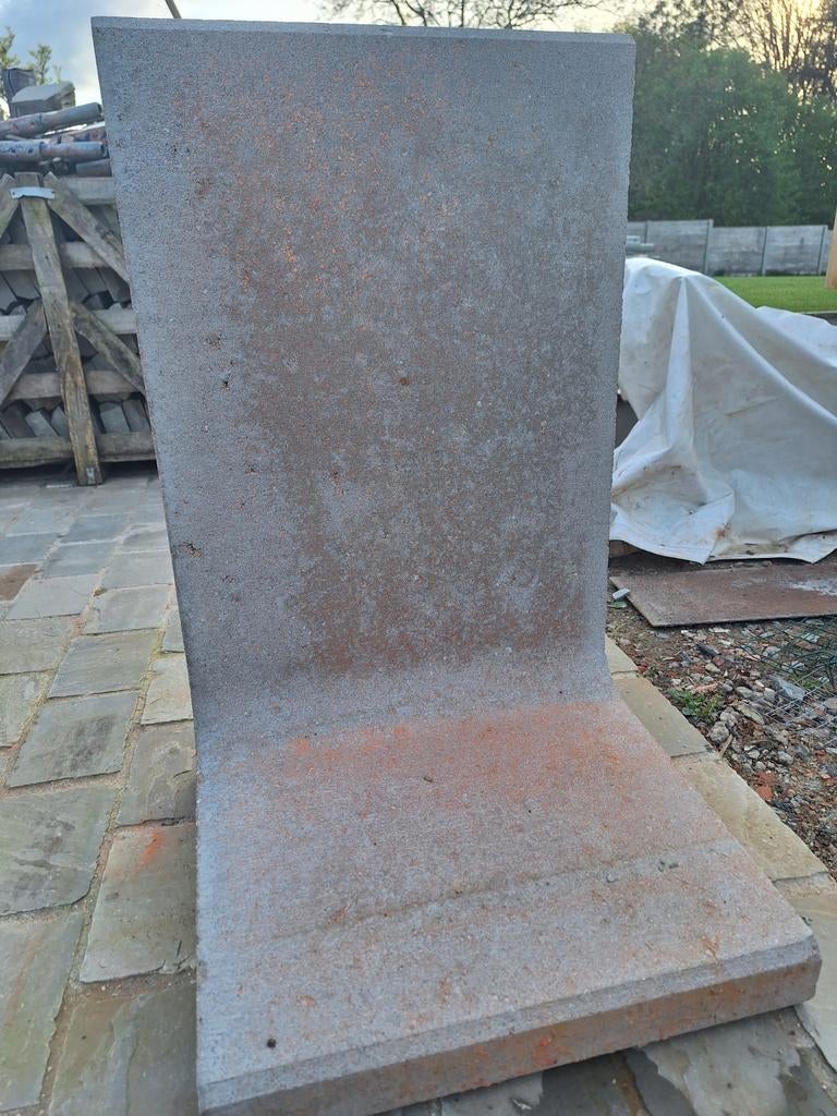 Betonnen L-element 80cm hoog, 50cm breed, Ophalen
