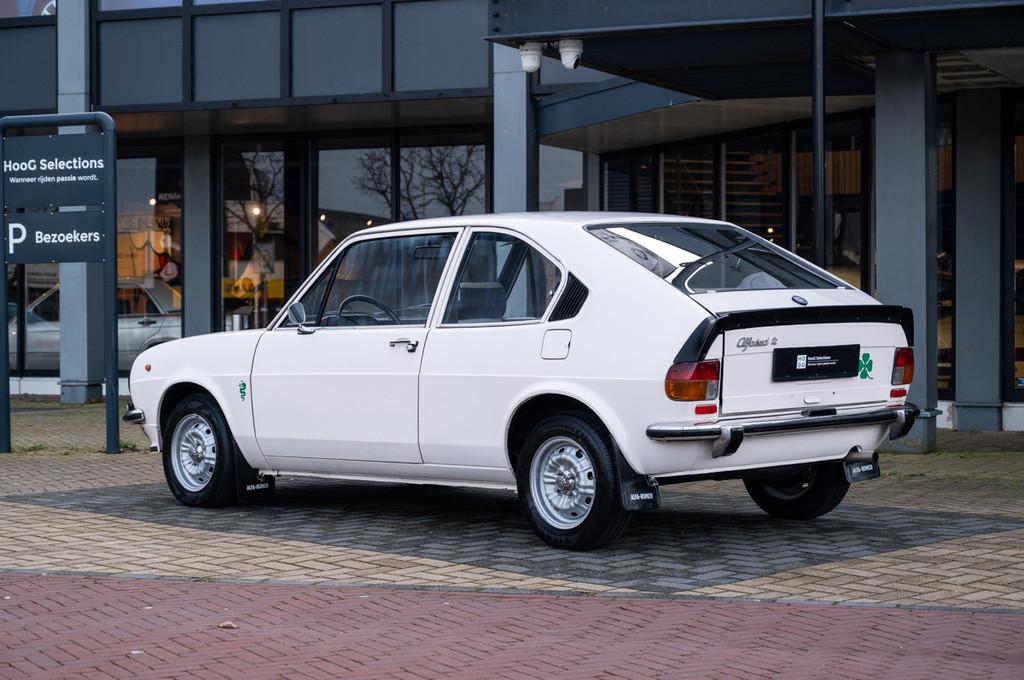 Alfa Romeo Alfasud 1.2 Ti (bj 1974), 4 zetels, Stof, Zwart, Overige kleuren