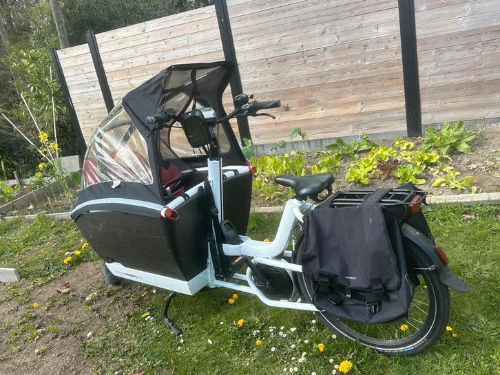 Urban arrow 2022 4000km, Vélos & Vélomoteurs, Vélos | Vélos avec bac, Utilisé, Autres marques, 3 enfants, Électrique, Bâche, Enlèvement