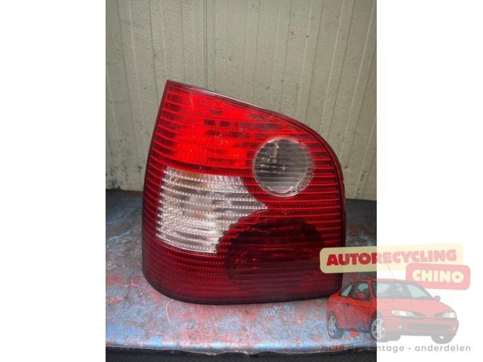 Feu arrière gauche d'un Volkswagen Polo, Autos : Pièces & Accessoires, Éclairage, Volkswagen, Utilisé, 3 mois de garantie, Enlèvement ou Envoi