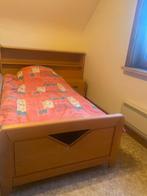 Slaapkamerset: bed + achterwand + nachttafeltje + bureau, Enlèvement, Utilisé, Une personne