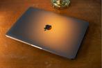 MacBook 13" inch M1chip inclusief Office Pakket, Computers en Software, Ophalen, 13 inch, Zo goed als nieuw, MacBook