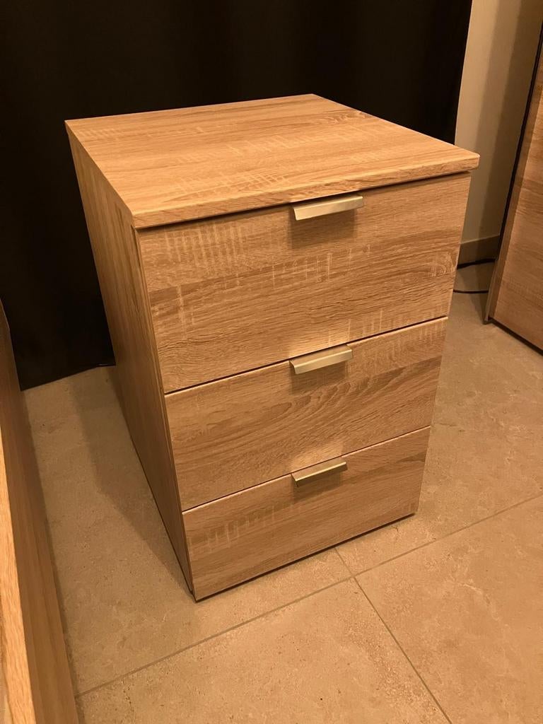 Kamer te koop: bed, grote kleerkast, bureau + nachttafel, Enlèvement