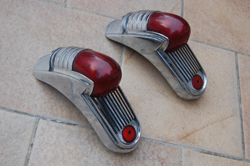 2 feux arrières oldsmobile Super 88 1951 usa oldtimer, Antiquités & Art, Enlèvement ou Envoi