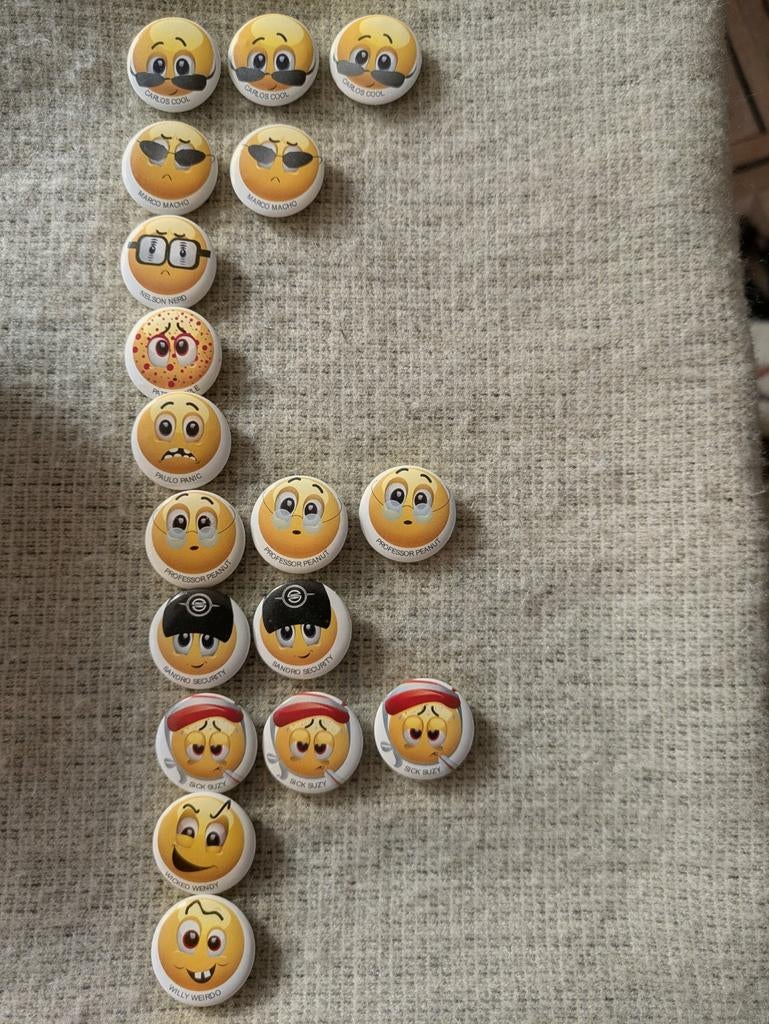 Set 18 emoji pins, Collections, Broches, Pins & Badges, Enlèvement