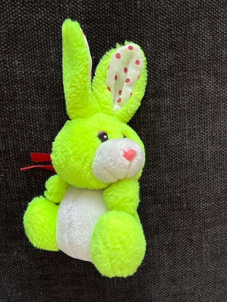 Joli lapin vert en peluche - peluche douce, Neuf, Jaune, Lapin, Enlèvement