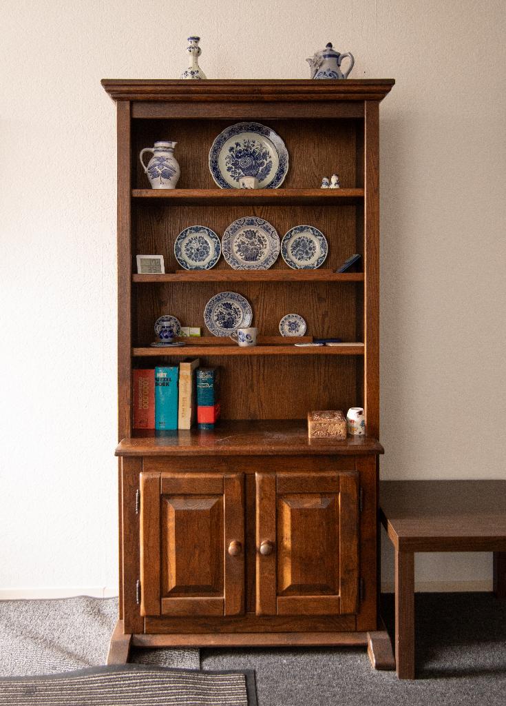 Bibliothèque en chêne foncé à Heerlen NL MUST GO, Maison & Meubles, Armoires | Bibliothèques, Utilisé, 50 à 100 cm, 150 à 200 cm