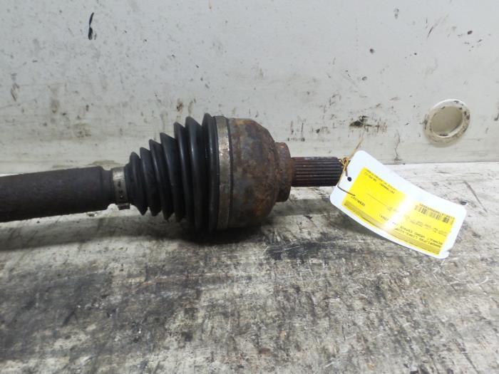 Aandrijfas links-voor van een Renault Grand Espace, Auto-onderdelen, Remmen en Aandrijving, Renault, Gebruikt, 3 maanden garantie