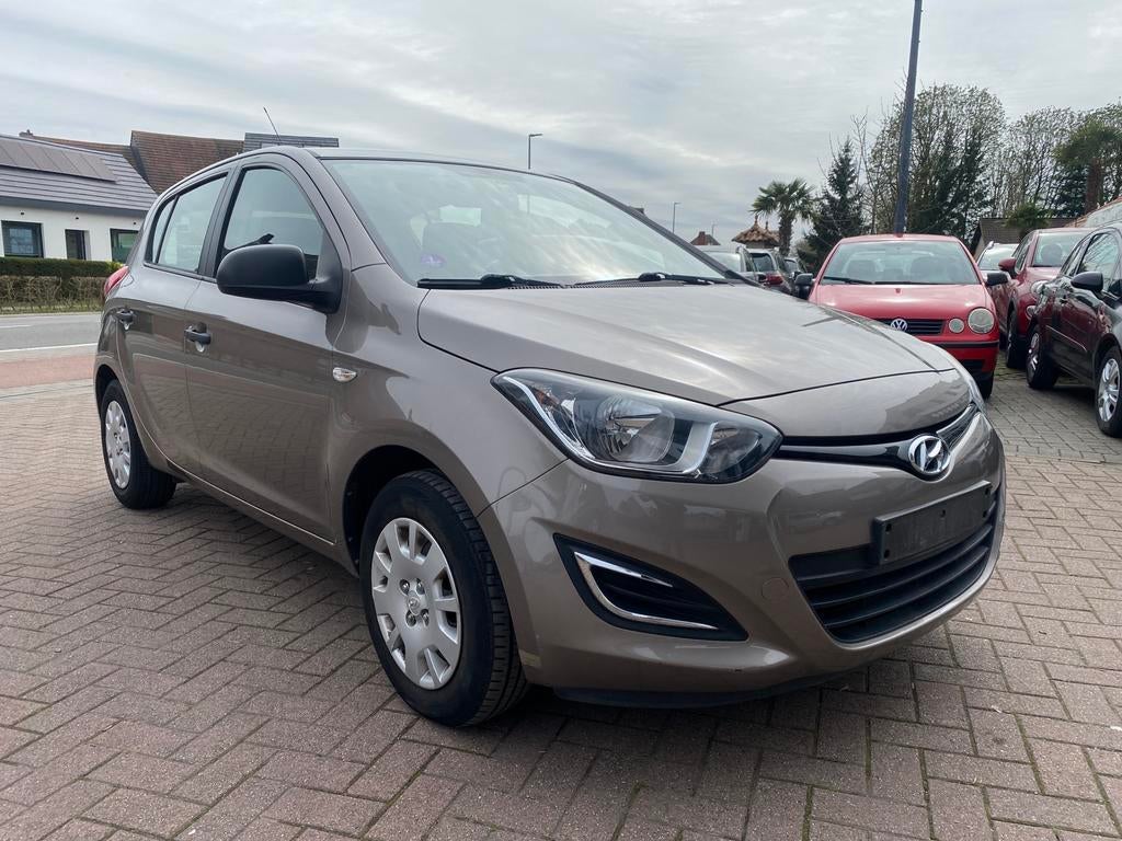 Hyundai i20 1.2 - BENZINE - DASHCAM - 110.000km - 2013, Euro 5, Stof, Bruin, 1198 cc