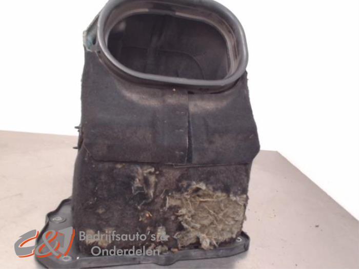 Boîtier filtre intérieur d'un Iveco New Daily, Autos : Pièces & Accessoires, Filtres, Autres marques automobiles, Utilisé, 3 mois de garantie