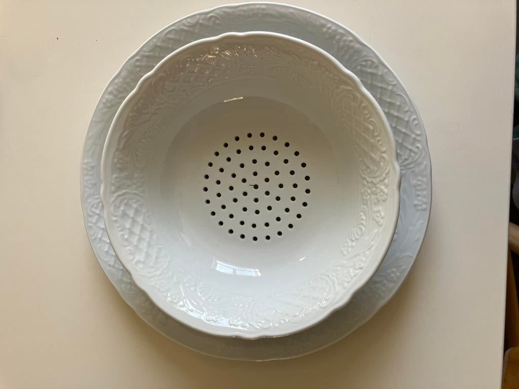 Ensemble de deux assiettes en porcelaine, Enlèvement, Comme neuf, Porcelaine