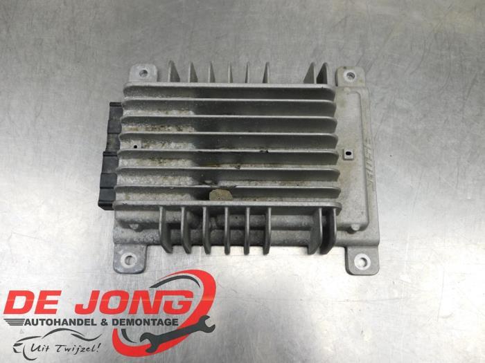 Amplificateur radio d'un Nissan Navara, -, 3 mois de garantie, Utilisé, -