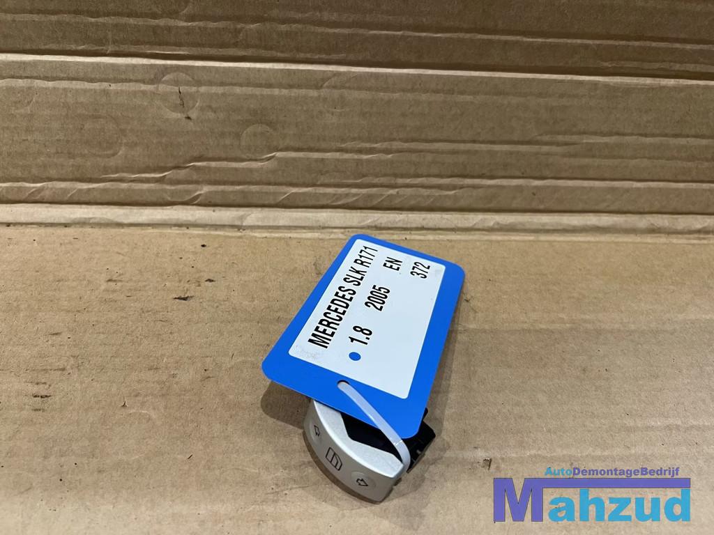 MERCEDES SLK R171 Raam schakelaar 2005-2011, Autos : Pièces & Accessoires, Mercedes-Benz AG, Mercedes-Benz, Utilisé, Mercedesstrasse 120
70372  Stuttgart, DE