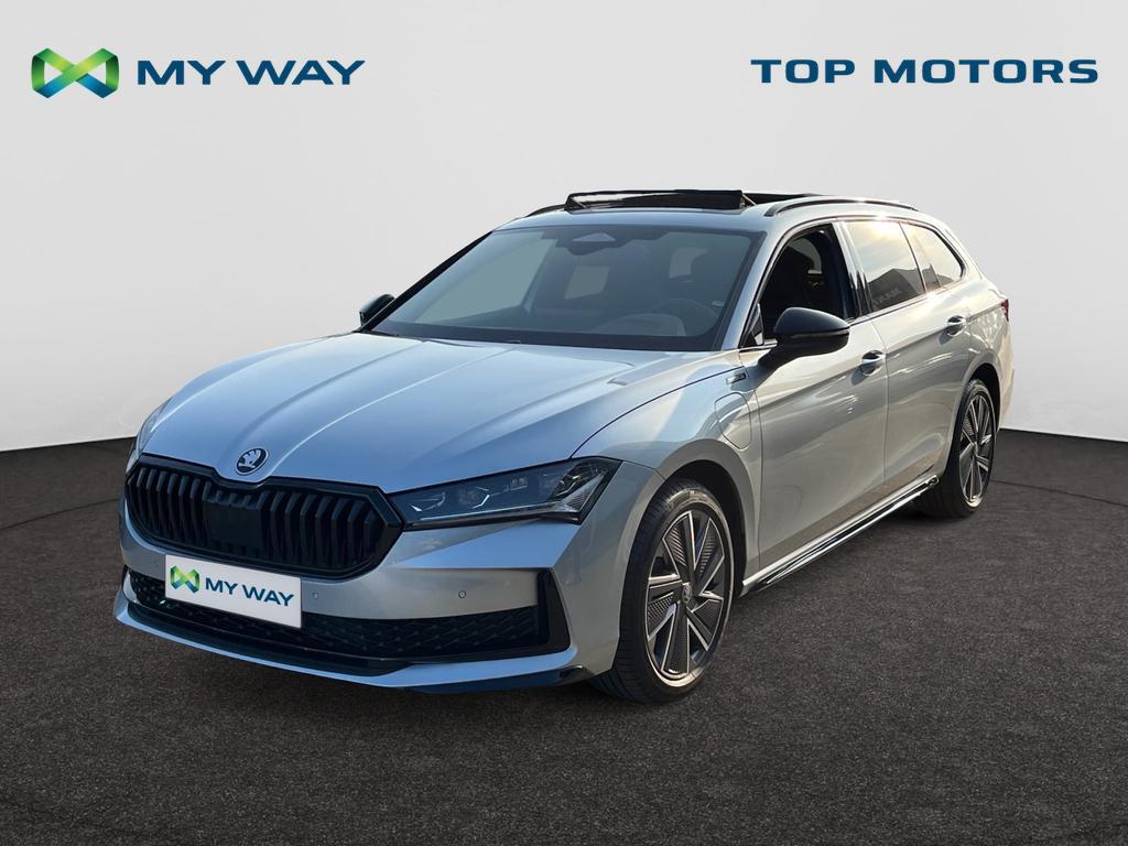 Skoda Superb Combi PHEV Superb Combi Sportline 1,5 TSI iV 11, Auto's, Skoda, Automaat, Lederen bekleding, Break, Hybride Elektrisch/Benzine