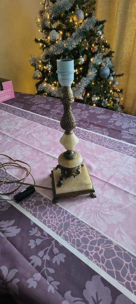 Vintage tafellamp met onyx en messing voet (beetje stuk), Antiek en Kunst, Ophalen