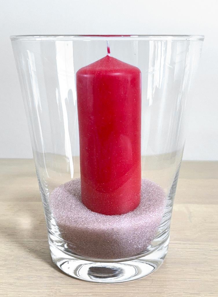 Vaas 25 cm + Bolsius Essentials kaars 20 cm + Gekleurd zand, Huis en Inrichting, Woonaccessoires | Kandelaars en Kaarsen, Zo goed als nieuw