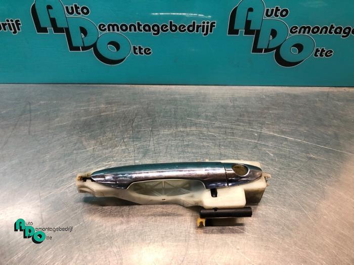 Poignée portière 2portes droite d'un Kia Picanto (Picanto, Autos : Pièces & Accessoires, Carrosserie & Tôlerie, Kia, Utilisé, 3 mois de garantie