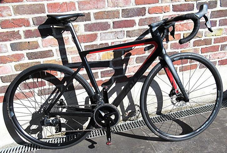 Colnago V3 en parfait état., Vélos & Vélomoteurs, Vélos | Vélos de course, Comme neuf, Autres marques, Plus de 20 vitesses, 28 pouces