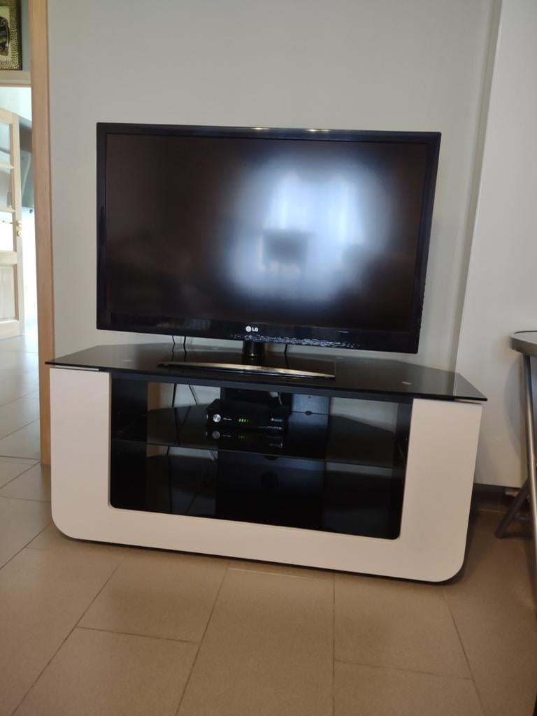 Meuble TV, Enlèvement