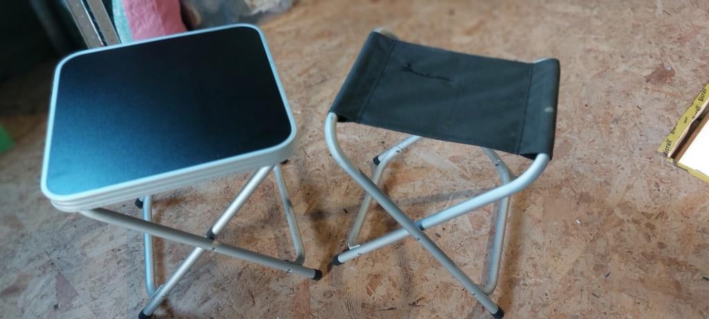 2 opvouwbare krukken met 1 aperoplank van Isabella, Ophalen