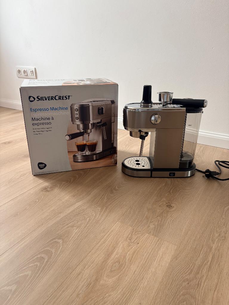 Espresso machine Piston merk SilverCrest, Elektronische apparatuur, Koffiezetapparaten, Ophalen, Espresso apparaat, Gemalen koffie