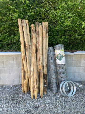 Piquets en châtaignier rond  beschikbaar voor biedingen