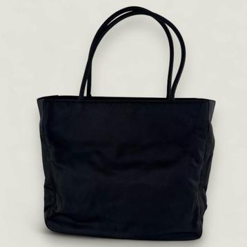 Prada nylon tote authentiek beschikbaar voor biedingen