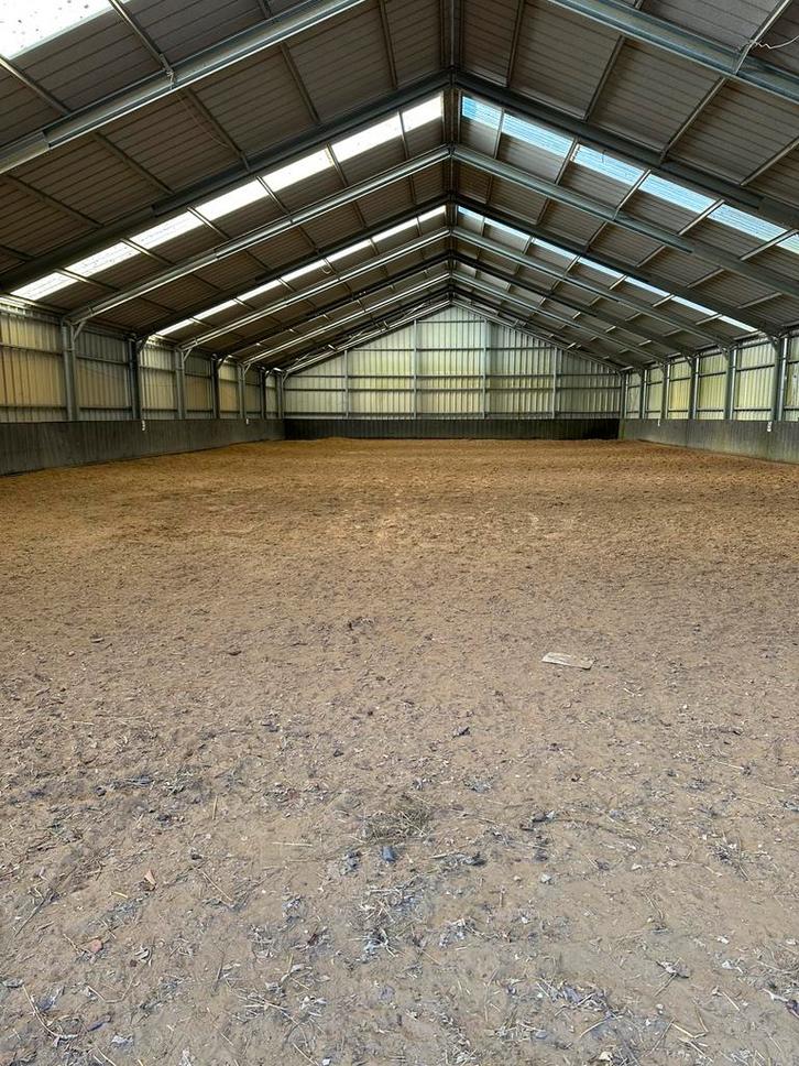 Rijhal paardenstallen en weiland te koop, Zakelijke goederen, Bedrijfs Onroerend goed, Koop