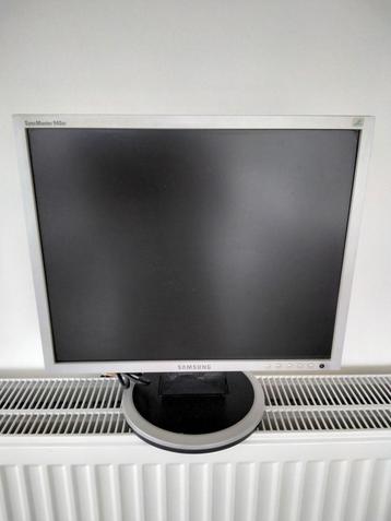 monitor SAMSUNG computerscherm monitor 19”, Computers en Software, Ophalen, Zo goed als nieuw