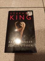 Boek: aardedonker zonder sterren, Ophalen of Verzenden, Gelezen