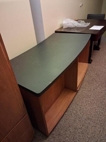 Bureau beschikbaar voor biedingen