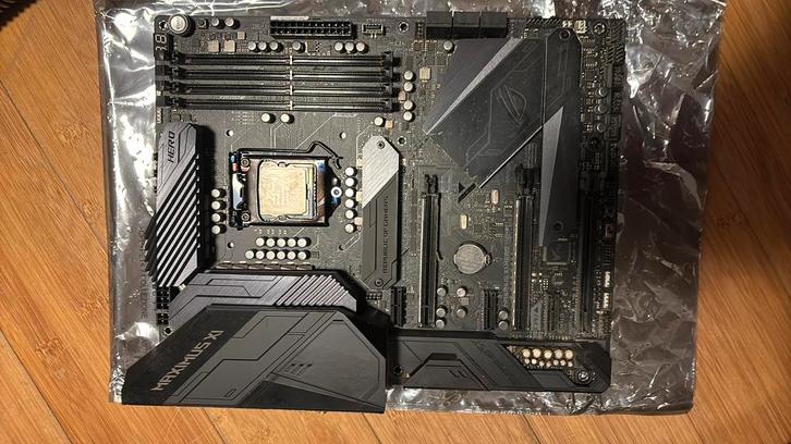 Combo carte-mere z390 asus maximus xi processeur i5-9600k, Informatique & Logiciels, Cartes mères, Utilisé, Intel, DDR4, Enlèvement