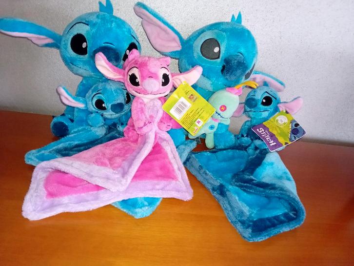 Ensemble de jouets Disney Stitch, y compris un crump, Collections, Disney, Comme neuf, Peluche, Autres personnages, Enlèvement