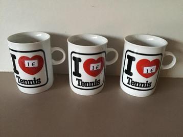 70 tal mokken aan slechts 1 euro per stuk beschikbaar voor biedingen