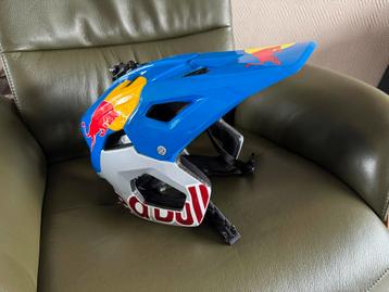 RedBull fietshelm maat M beschikbaar voor biedingen