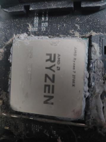 X470 Aorus Ultra + Ryzen 7 2700X + 16 Go RAM