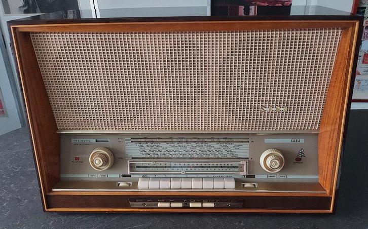 SABA Freiburg Vollautomatic 11-Stereo Radio vintage, Antiek en Kunst, Antiek | Tv's en Audio, Ophalen