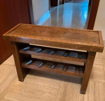 Houten wijnrek beschikbaar voor biedingen