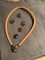 Halsketting met 6 bedeltjes, Handtassen en Accessoires, Kettingen, Verzenden, Zo goed als nieuw, Beige