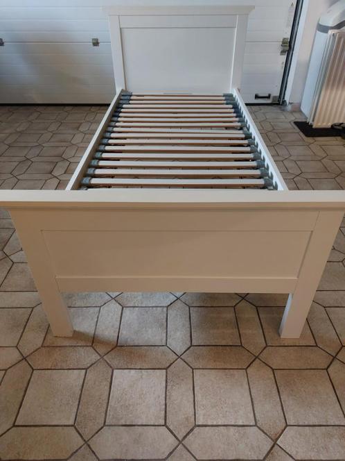 Stevig, wit éénpersoonsbed met Beka lattenbodem, Huis en Inrichting, Slaapkamer | Bedden, Gebruikt, Eenpersoons, 90 cm, 200 cm