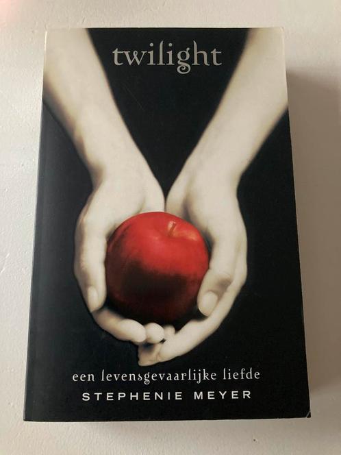 Stephenie Meyer - Twilight, Livres, Livres pour enfants | Jeunesse | 13 ans et plus, Comme neuf, Enlèvement ou Envoi