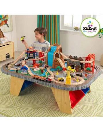 Table de jeux kidkraft beschikbaar voor biedingen