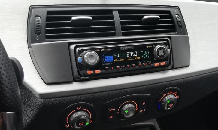 Pioneer DEH 3300R  CD autoradio Mosfet 50w x 4  RDS, Auto diversen, Autoradio's, Gebruikt, Ophalen of Verzenden